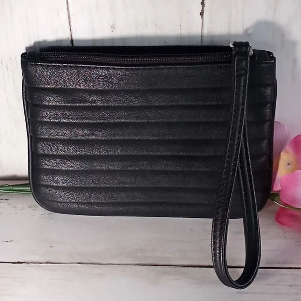 Corner Zip Wristlet 